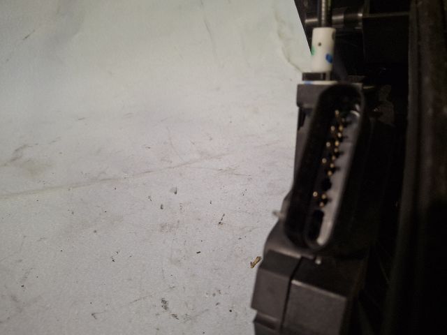 bontott FORD FOCUS III Bal hátsó Ajtózár