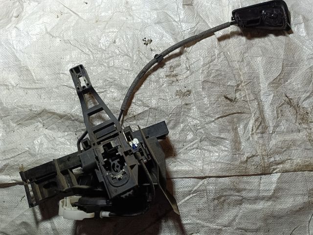 bontott FORD FOCUS III Bal hátsó Ajtózár