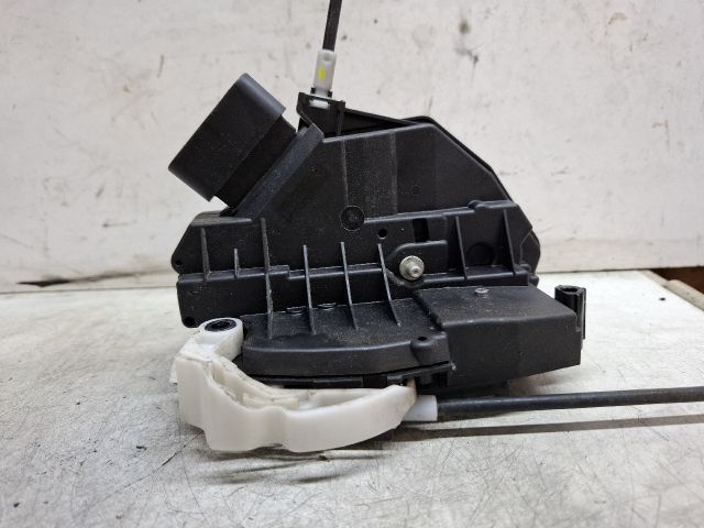 bontott FORD FOCUS III Bal hátsó Ajtózár