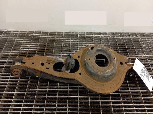 bontott FORD FOCUS III Bal hátsó Alsó Lengőkar