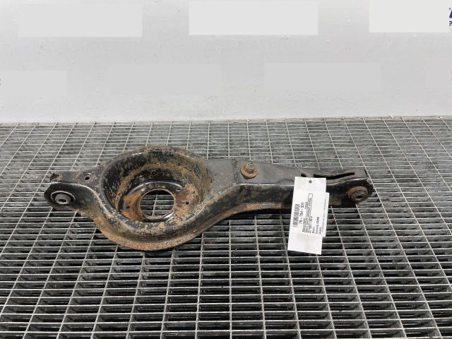 bontott FORD FOCUS III Bal hátsó Alsó Lengőkar