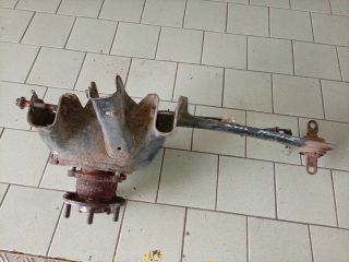 bontott FORD FOCUS III Bal hátsó Csonkállvány Kerékaggyal