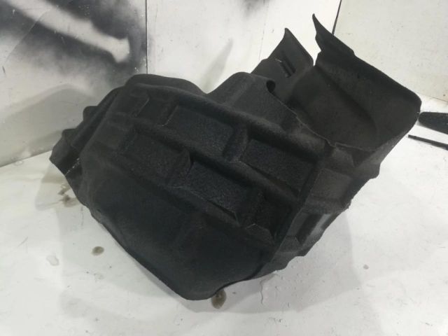 bontott FORD FOCUS III Bal hátsó Dobbetét (Kerékjárati, Műanyag)