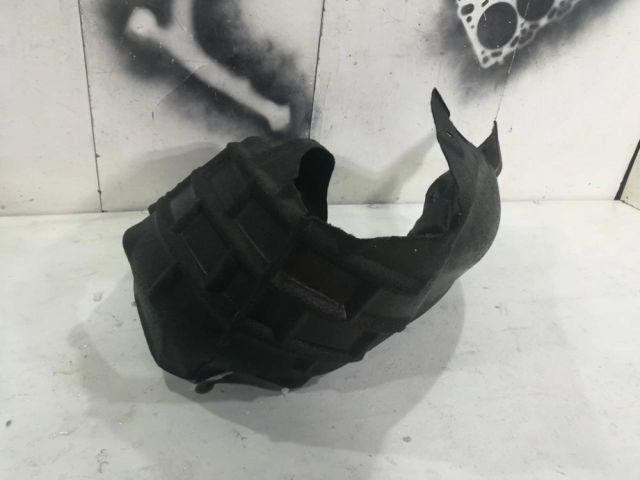 bontott FORD FOCUS III Bal hátsó Dobbetét (Kerékjárati, Műanyag)