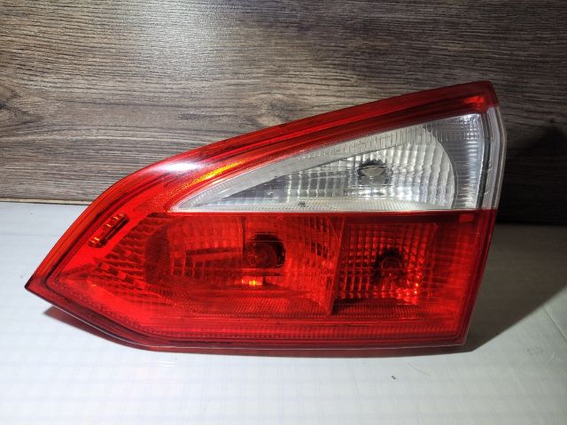 bontott FORD FOCUS III Bal hátsó Felső Zsanér