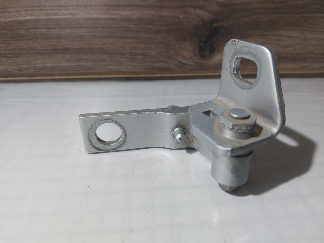 bontott FORD FOCUS III Bal hátsó Felső Zsanér