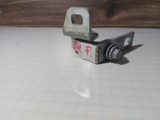 bontott FORD FOCUS III Bal hátsó Felső Zsanér