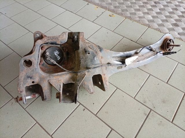 bontott FORD FOCUS III Bal hátsó Lengőkar