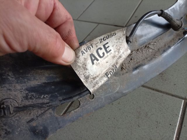 bontott FORD FOCUS III Bal hátsó Lengőkar