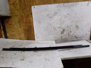 bontott FORD FOCUS III Bal hátsó Vízlehúzó Gumicsík