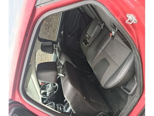 bontott FORD FOCUS III Bal Ködfényszóró