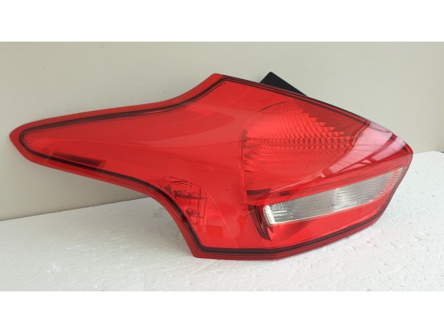 bontott FORD FOCUS III Bal Külső Hátsó Lámpa