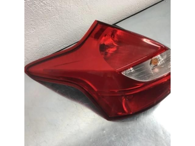 bontott FORD FOCUS III Bal Külső Hátsó Lámpa