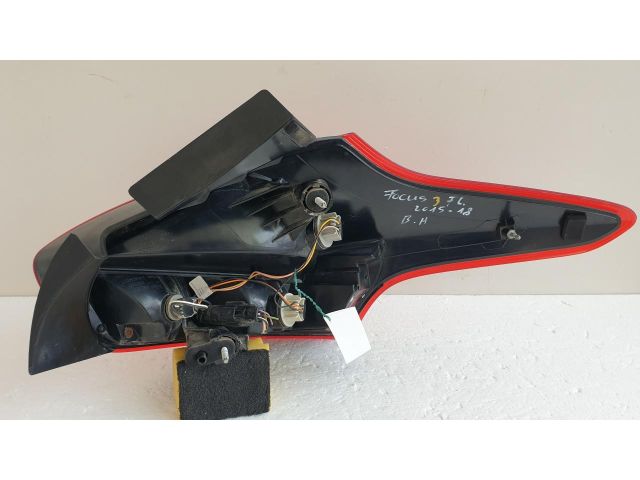 bontott FORD FOCUS III Bal Külső Hátsó Lámpa