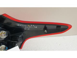 bontott FORD FOCUS III Bal Külső Hátsó Lámpa