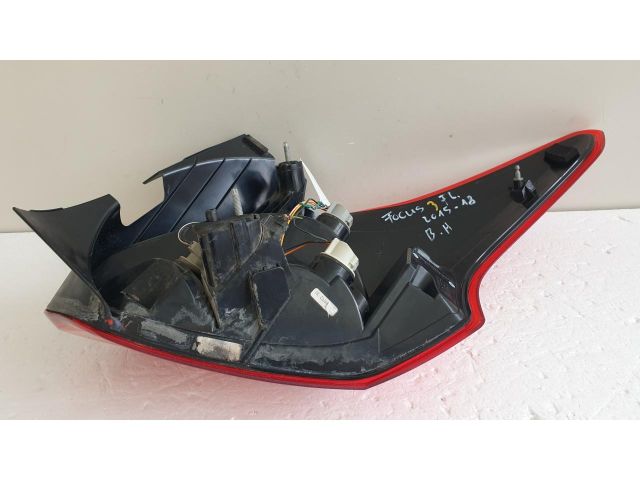 bontott FORD FOCUS III Bal Külső Hátsó Lámpa