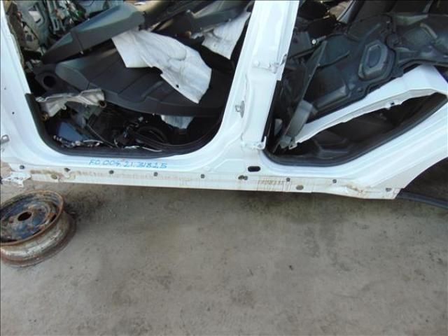 bontott FORD FOCUS III Bal Küszöb