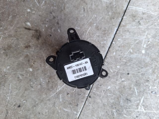 bontott FORD FOCUS III Bal Multikormány Kapcsoló