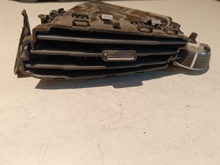 bontott FORD FOCUS III Bal Szellőző