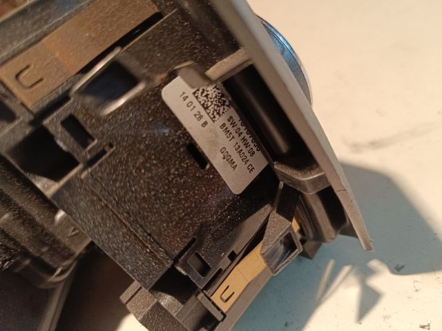 bontott FORD FOCUS III Bal Szellőző