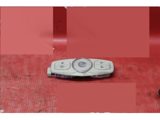 bontott FORD FOCUS III Beltér Világítás Első