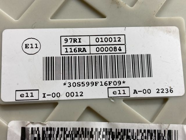 bontott FORD FOCUS III Biztosítéktábla Doboz