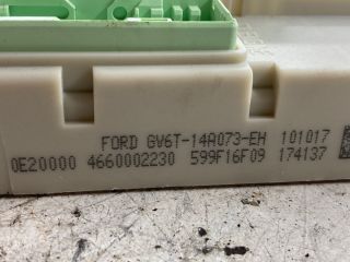 bontott FORD FOCUS III Biztosítéktábla Doboz