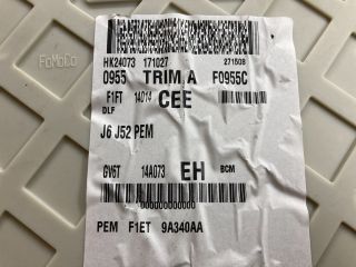 bontott FORD FOCUS III Biztosítéktábla Doboz