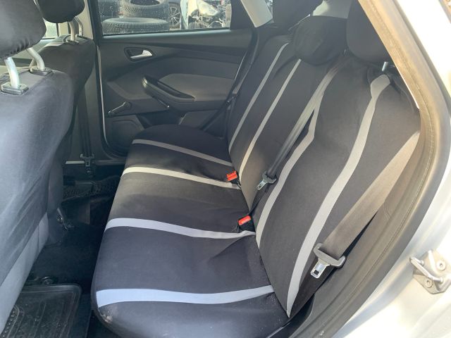 bontott FORD FOCUS III Biztosítéktábla Utastér