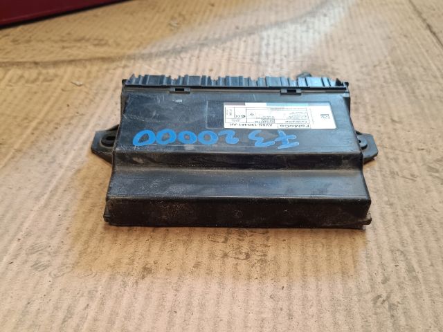 bontott FORD FOCUS III Biztosítéktábla Utastér