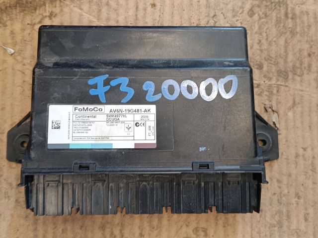 bontott FORD FOCUS III Biztosítéktábla Utastér