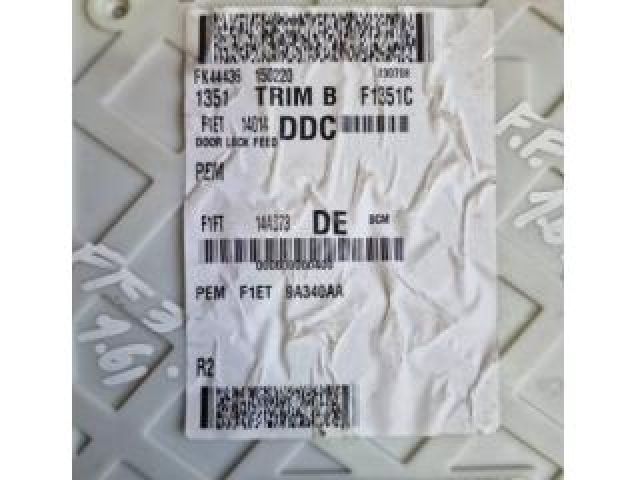 bontott FORD FOCUS III Biztosítéktábla Utastér