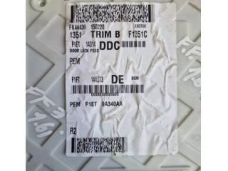 bontott FORD FOCUS III Biztosítéktábla Utastér