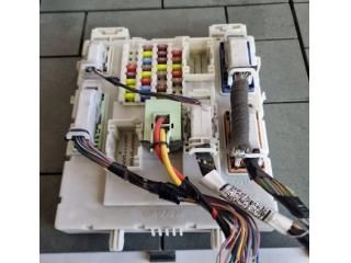 bontott FORD FOCUS III Biztosítéktábla Utastér