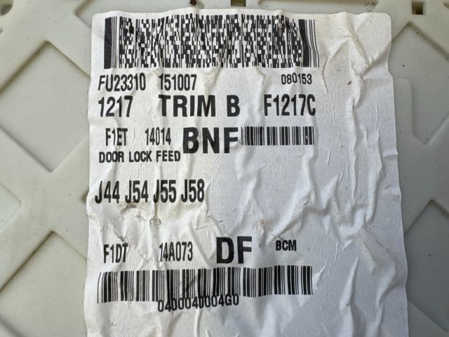 bontott FORD FOCUS III Biztosítéktábla Utastér