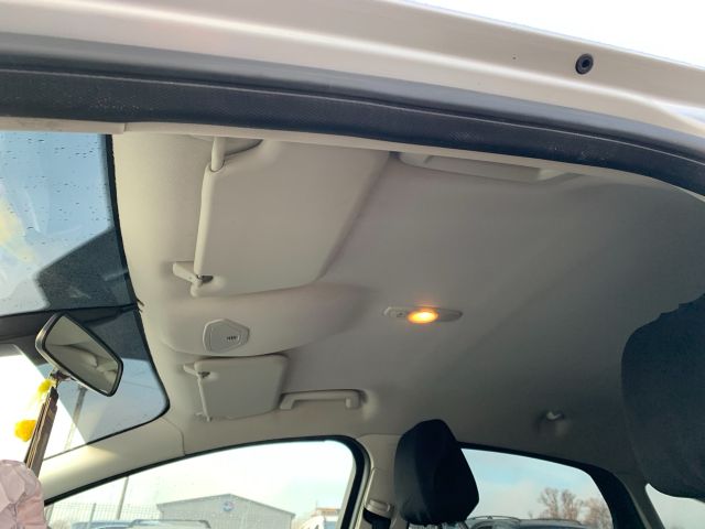 bontott FORD FOCUS III Biztosítéktábla Utastér