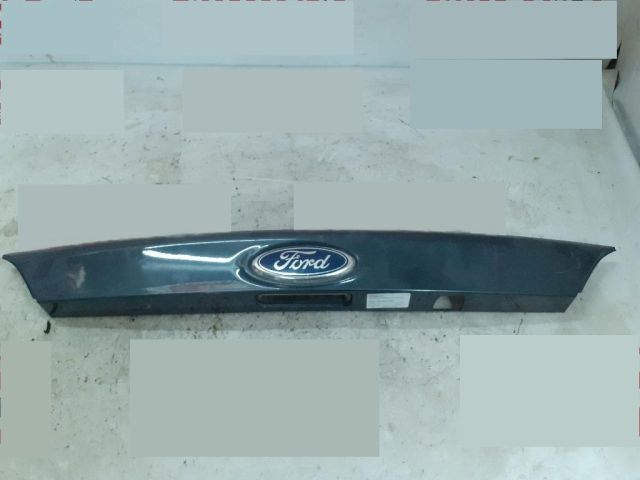 bontott FORD FOCUS III Csomagtér Nyitó Kar / Gomb