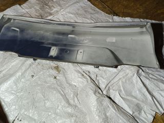 bontott FORD FOCUS III Csomagtérajtó Burkolat Alsó