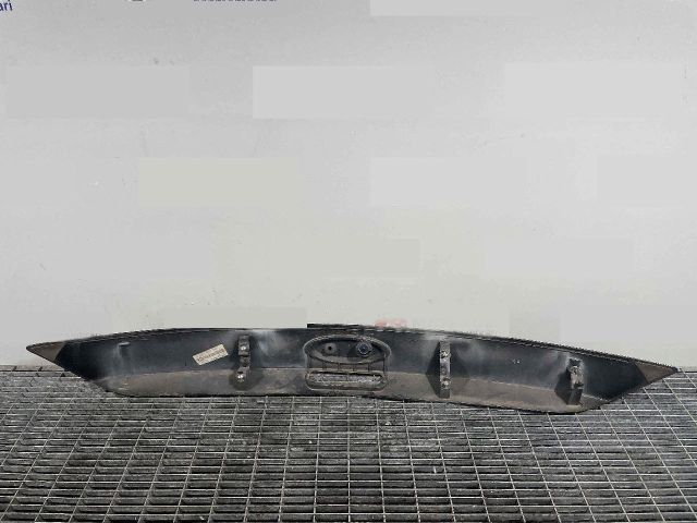 bontott FORD FOCUS III Csomagtérajtó Díszléc