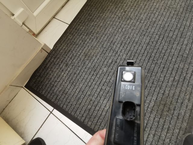 bontott FORD FOCUS III Csomagtérajtó Kapcsoló