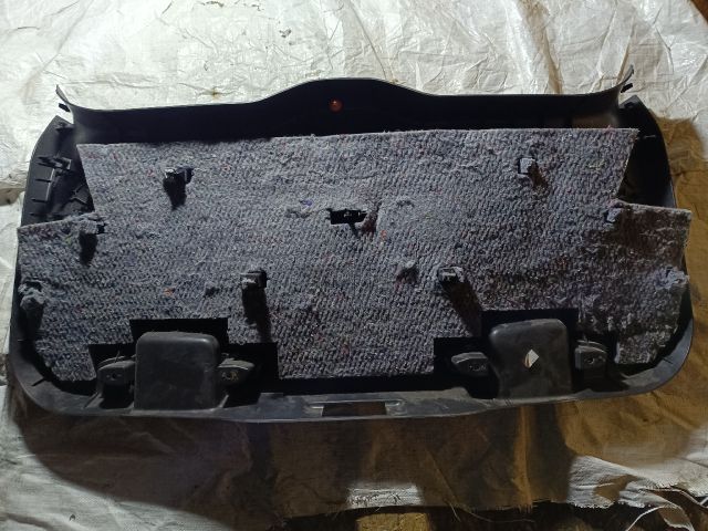 bontott FORD FOCUS III Csomagtérajtó Kárpit