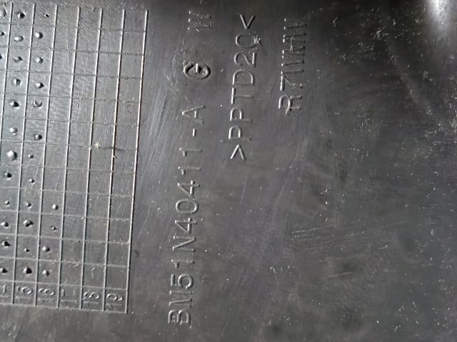 bontott FORD FOCUS III Csomagtérajtó Kárpit