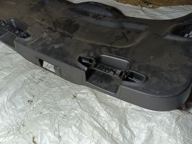 bontott FORD FOCUS III Csomagtérajtó Kárpit