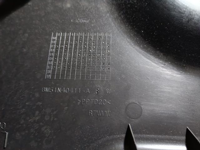 bontott FORD FOCUS III Csomagtérajtó Kárpit