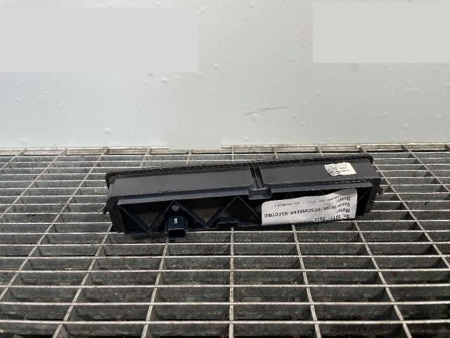 bontott FORD FOCUS III Csomagtérajtó Kilincs