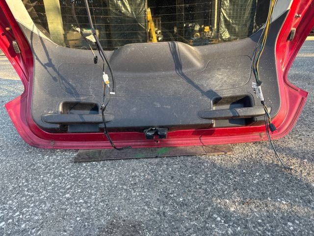 bontott FORD FOCUS III Csomagtérajtó (Részeivel)