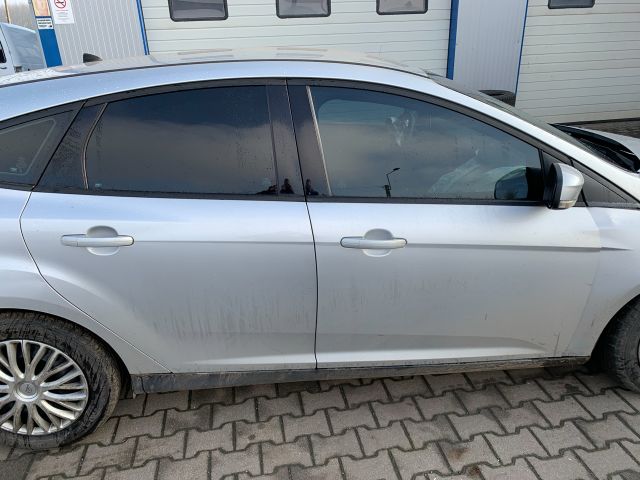 bontott FORD FOCUS III Csomagtérajtó (Részeivel)