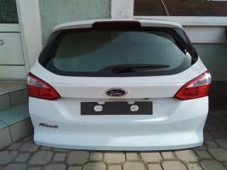 bontott FORD FOCUS III Csomagtérajtó (Részeivel)