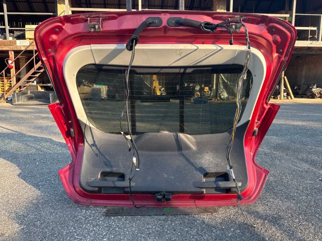 bontott FORD FOCUS III Csomagtérajtó (Részeivel)