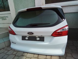 bontott FORD FOCUS III Csomagtérajtó (Részeivel)